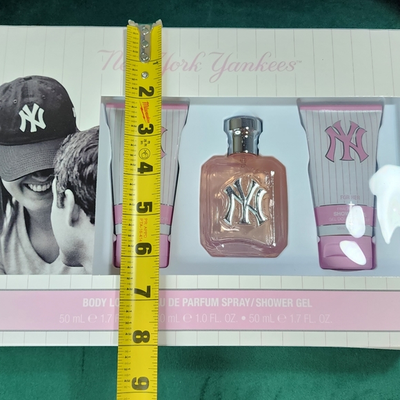 New York Yankees Perfume Gift Set - Picture 11 of 11
